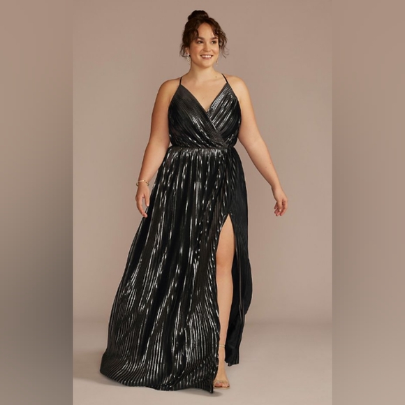 David's Bridal Dresses & Skirts - David's Bridal-Galina Signature

Metallic Pleated A-Line with Slit Size 20